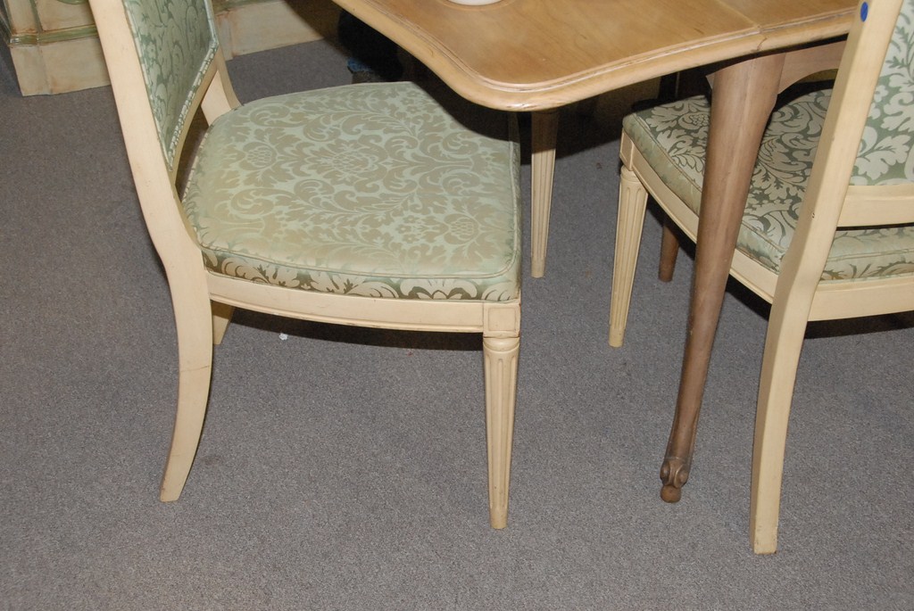 Lot 230 Drop Leaf Table And Four Upholstered Chairs Nadeau S   230 2.JPG