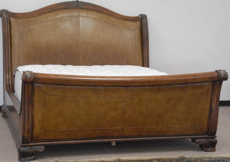 Henredon 2024 sleigh bed