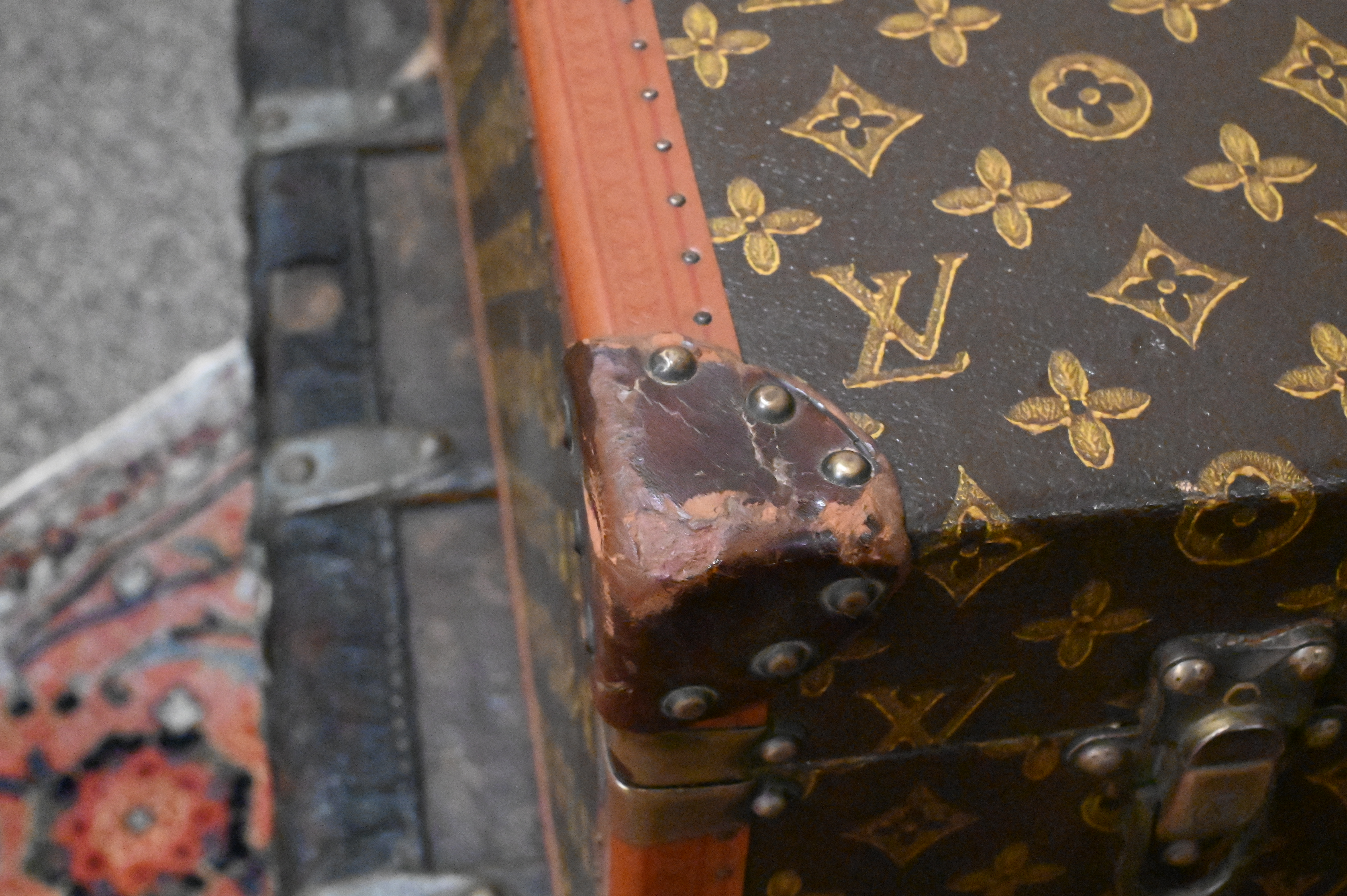 Lot - Louis Vuitton Suitcase